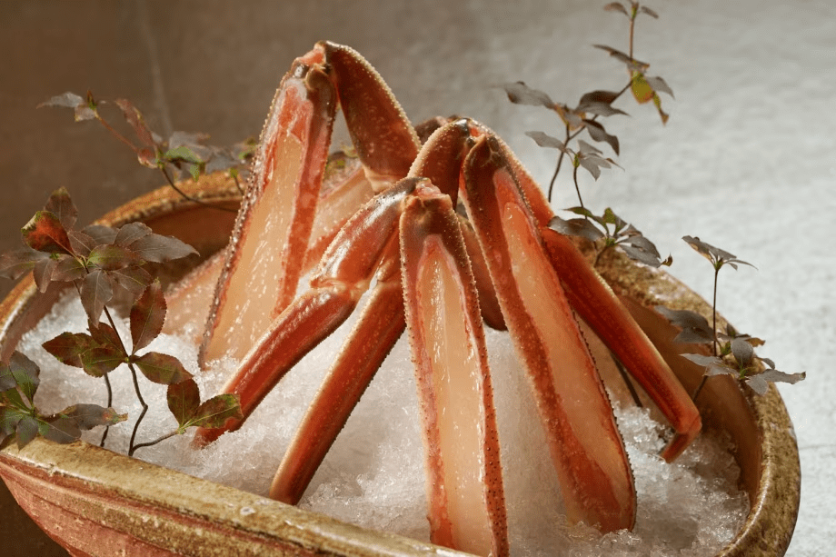 【夕餉 冬】甘く弾力のある活松葉蟹の造り