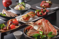 【夕食・冬】黒毛和牛付カニ会席 [一例]　蟹も牛も味わえる、スタンダードコース