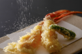 【夕食・冬】カニ天婦羅［一例］　サクッと揚げたて、カニの甘みが引き立ちます