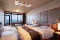 【南館】海一望 2階 信楽焼風呂付客室 お部屋からは海が目の前に見渡せます。 【南館】海一望 2階 信楽焼風呂付客室 お部屋からは海が目の前に見渡せます。
