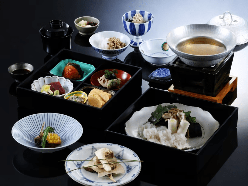 松茸と名残り鱧のすき鍋膳 松茸と名残り鱧のすき鍋膳