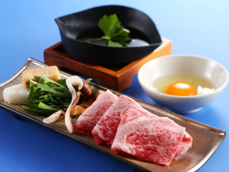 松茸と黒毛和牛のすき焼き