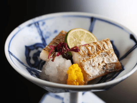 前菜　太刀魚塩焼き　但馬梨みぞれ添え