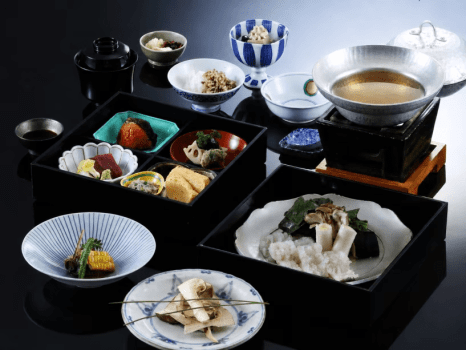 松茸と名残り鱧のすき鍋膳 松茸と名残り鱧のすき鍋膳