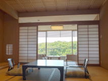 北館｜３Ｆ｜和洋室[10畳+TW]玄関側（74～78㎡）