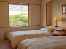 北館｜３Ｆ｜和洋室[10畳+TW]玄関側（74～78㎡）