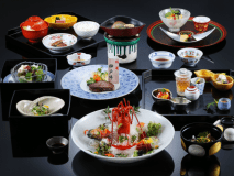 Special Kaiseki with Kobe beef as the main dish, served in the dining room 'Jibundoki.'