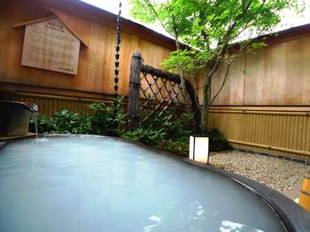 【貸切露天風呂「睦美の湯」（内湯付き）】マイクロバブルでお肌つるつる！