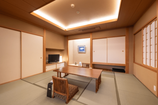 【본관】스위트 룸 노천＋내탕 첨부 일본식 서양실＋다이닝 호나이 난간