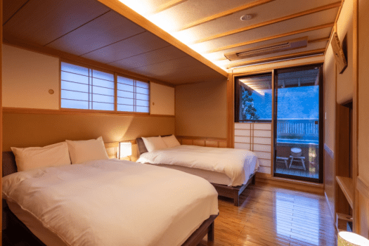 【본관】스위트 룸 노천＋내탕 첨부 일본식 서양실＋다이닝 호나이 난간