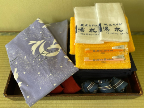 浴衣・バスタオル・フェイスタオル・歯ブラシをお部屋にご用意しております。