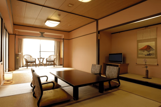 高層階12畳の広々とした和室　新館和室街側　眺望の抜群