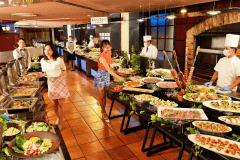 【料理】和洋中50種以上の食べ放題！ディナーバイキング！サラダバーやデザートも充実！