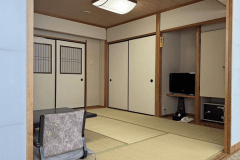 【部屋】喫煙可能和室　ショー開催期間中は終了まで音が聞こえる場合がございます（22時頃まで）