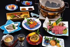 ◆人気No1コース　A5等級飛騨牛を贅沢に炭火焼で食す会席料理　お肉は2名様盛り