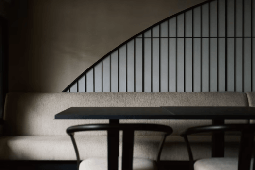 モノトーンが基調の無機質の美しさ｡