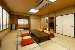 【人気★サービス満載】■禁煙（消臭対応）■ 16畳　和室◆飛騨牛付き会席料理◆【お部屋食】【色浴衣】付き