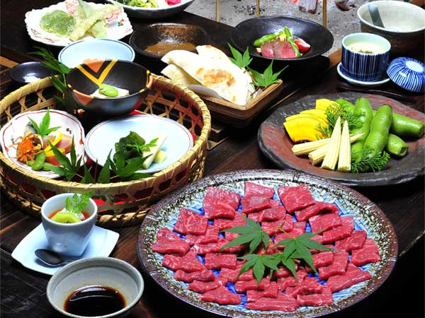 つるつるの湯と飛騨牛を満喫♪囲炉裏端で焼く飛騨牛「当館人気」飛騨牛づくしコース