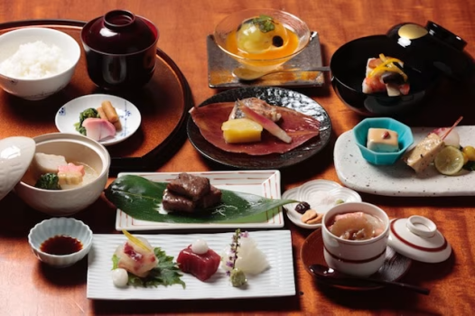 1日2組限定!!　祇園六つ㐂ご夕食付きプランS　〈夕朝二食付〉