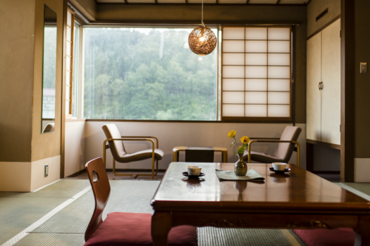 【本館／和室】当館一番人気、12畳で広々としたお部屋（バス・トイレ付）