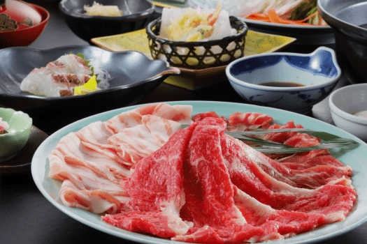 欲張りにどちらも味わう！2つの名物料理「温玉すきやき&times;源泉しゃぶしゃぶ膳」