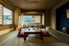 【本館／和室】当館一番人気、12畳で広々としたお部屋（バス・トイレ付）