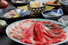 欲張りにどちらも味わう！2つの名物料理「温玉すきやき&times;源泉しゃぶしゃぶ膳」