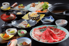 欲張りにどちらも味わう！2つの名物料理「温玉すきやき×源泉しゃぶしゃぶ膳」