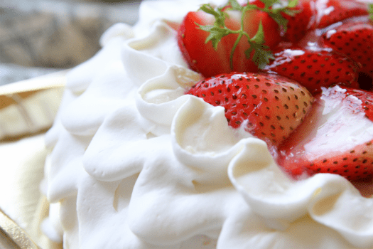 【素泊り】≪Special Stay≫”Anniversary”プラン～大切な記念日を彩る”4大特典付き”。ホールケーキ＆スパークリングワイン＆レイトアウト etc～〔1日3組限定〕