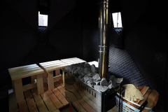 テントサウナ内