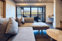 スタンダード洋室（マウンテンビュー）離れ・源泉かけ流し半露天風呂付