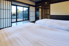 訳あり和洋室（マウンテンビュー）源泉かけ流し内湯・露天風呂付