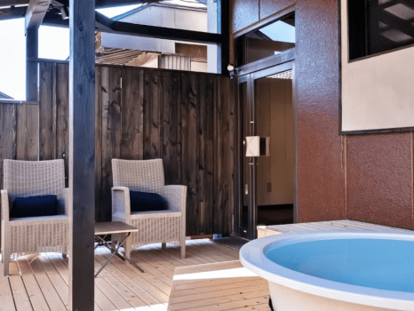 【プライベートサウナ】たっぷりと汗をかいた後は、水風呂へ。そして里山の風を感じながらの外気浴。