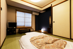 【スタンダード／和室6畳】やっぱり裸足が1番！思い思いのスタイルで寛ぐ和の空間。