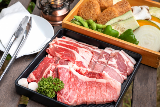 ジューシーな肉質を楽しむ「那須野が原牛」ほか、ボリュームたっぷりのBBQセット♪（写真は2名様分です）