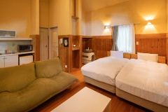 【ハリウッドツイン◆スーペリア】コンパクトながらも機能的なお部屋。段差が少なく、小型犬でも安心です。