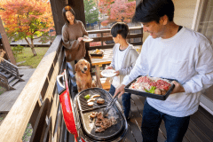 【ご夕食：テラスBBQ】美味しい匂いに思わずワンちゃんまでワクワク♪