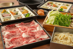 【ご夕食：お部屋ですき焼き】