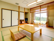 ゆったりとゆとりのある標準的な和室です。ゆっくりと寛ぎください♪[全室トイレ付]
