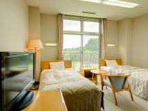 ツインベット(簡易ベット1台追加可)
バリアフリールーム、バリアフリーバス・トイレ付のお部屋です。