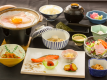 ご朝食は和朝食をご用意いたします