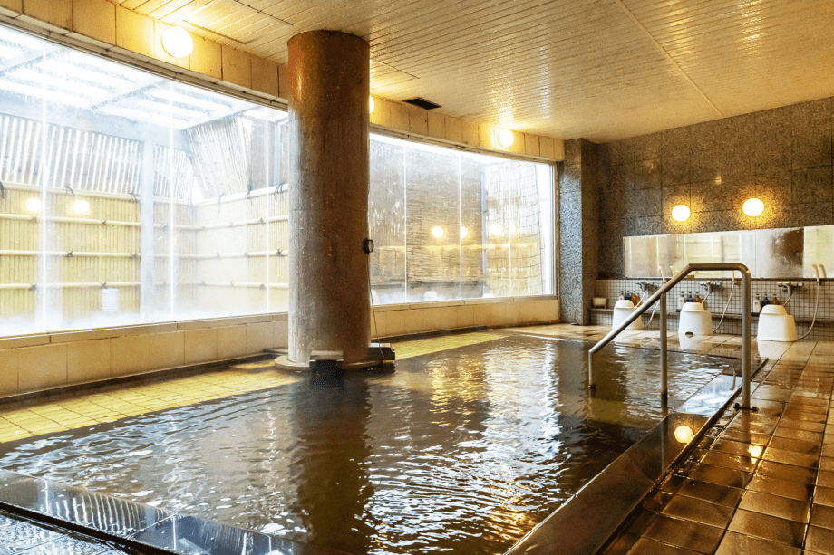 大浴場内風呂　広々としているので大人数でも安心