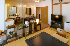 【メイクアップルーム】お化粧がはかどるドレッサー付き９畳和室