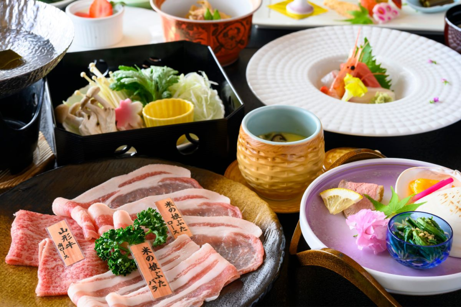 ブランド豚「米の娘豚」と山形牛の食べ比べ！
山形の美味をお楽しみください
