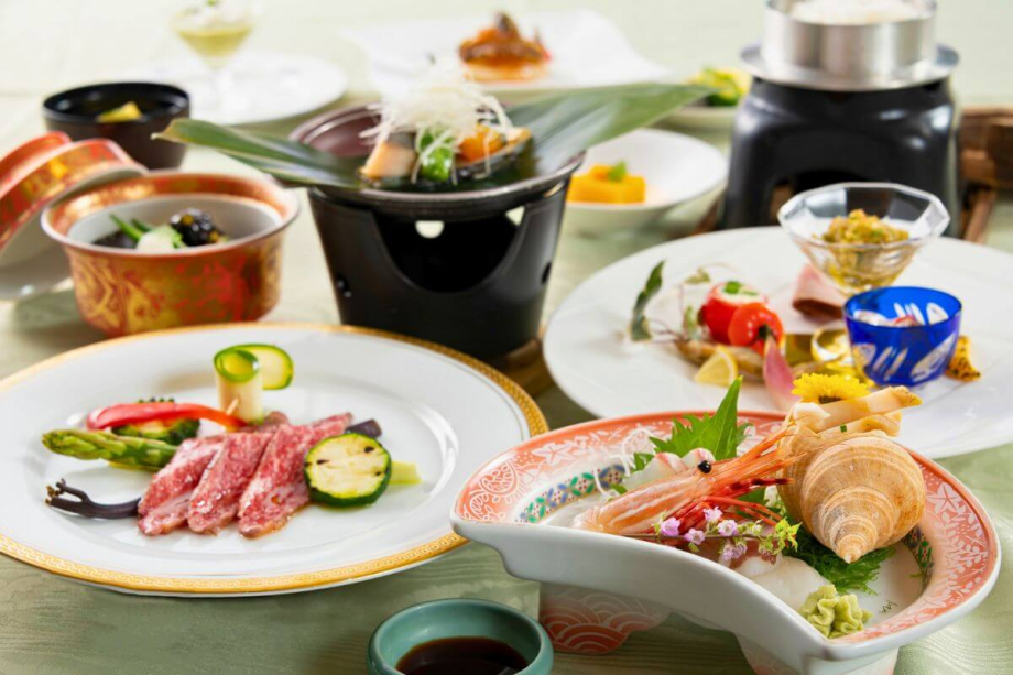 【ご夕食一例】地元の旬菜をふんだんに盛り込んだこだわりの会席料理をご堪能ください。