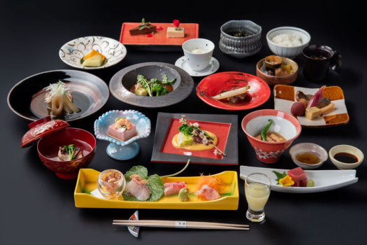 【親孝行サプライズプラン】伊勢海老と金目鯛の煮付けがついた豪華懐石料理【公式サイト限定】
