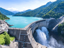 【黒部ダム】観光放水も楽しめる"国内最大級のスケールと迫力！"