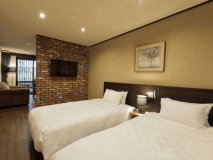 【陶器風呂＋テラス付き】リビング＆ツインルーム