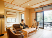 会話も弾む楽しい時間。お部屋では足を延ばして思い思いの時をお過ごしください。