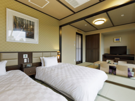 スーペリアＢ【和室＋和室ツイン】畳の部屋に和ベッドをご用意した和モダンなお部屋。